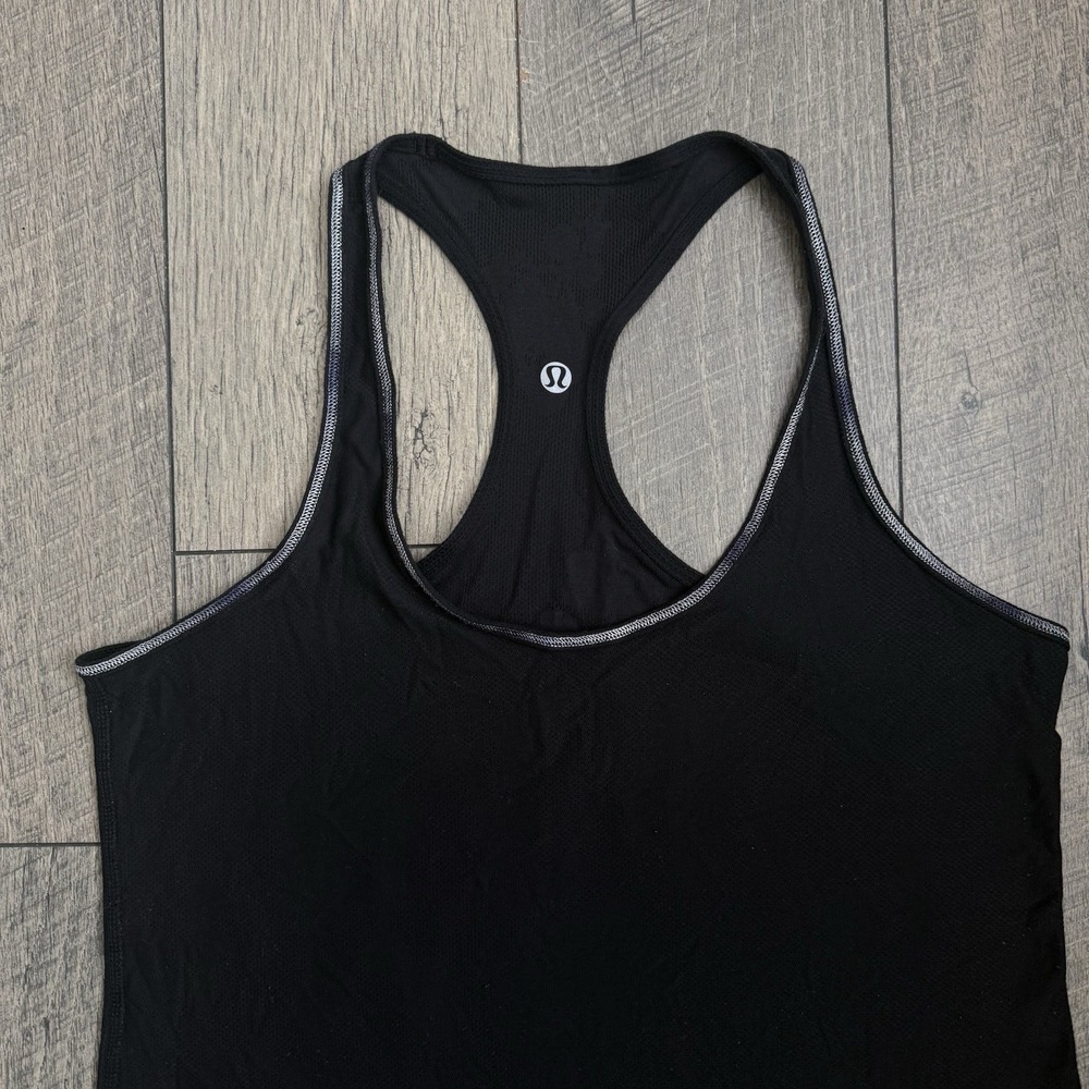 Lululemon Black Racerback Tank Top Floral‎ Mesh Stretch Running Active Women's 8 - Picture 9 of 9